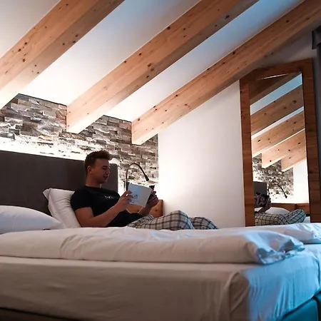 Wellness Lupo Bianco Szálloda Canazei