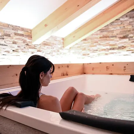 Szálloda Wellness Lupo Bianco